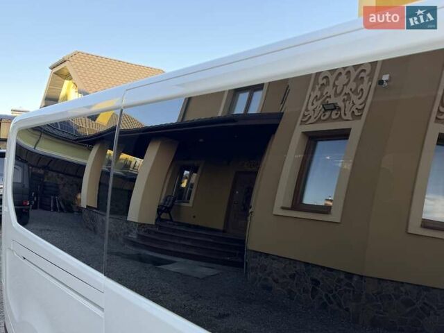 Белый Рено Трафик, объемом двигателя 1.6 л и пробегом 274 тыс. км за 18950 $, фото 48 на Automoto.ua