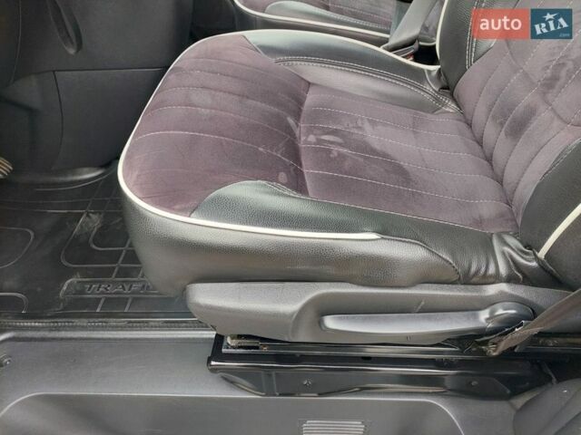 Белый Рено Трафик, объемом двигателя 1.6 л и пробегом 257 тыс. км за 16700 $, фото 18 на Automoto.ua