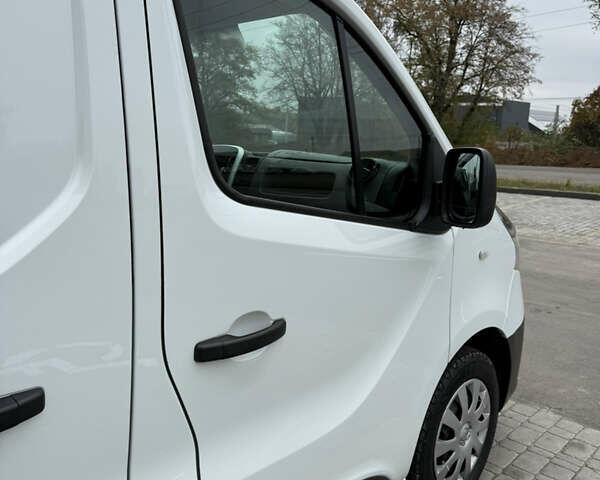 Белый Рено Трафик, объемом двигателя 1.6 л и пробегом 174 тыс. км за 14900 $, фото 10 на Automoto.ua