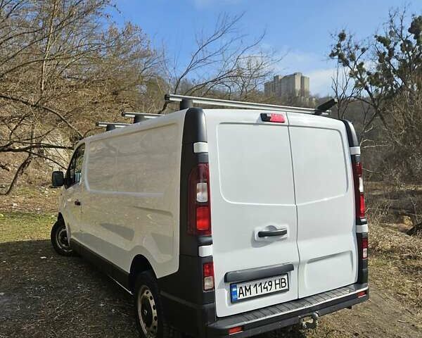 Белый Рено Трафик, объемом двигателя 1.6 л и пробегом 187 тыс. км за 13700 $, фото 2 на Automoto.ua