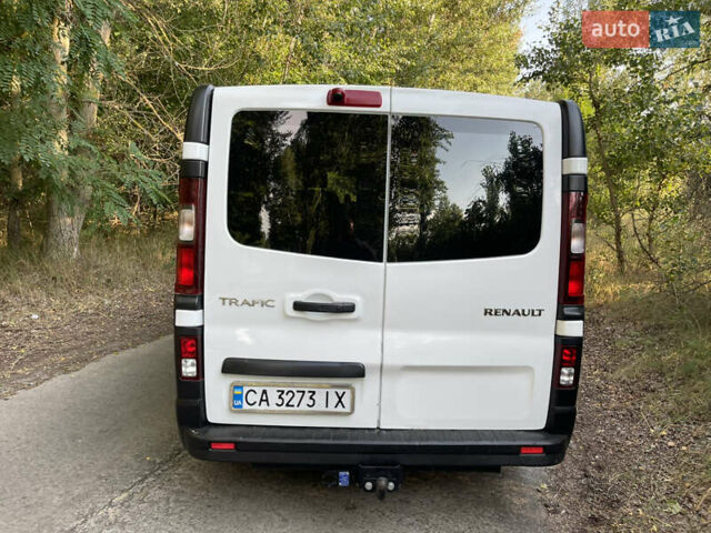 Белый Рено Трафик, объемом двигателя 1.6 л и пробегом 175 тыс. км за 14000 $, фото 13 на Automoto.ua