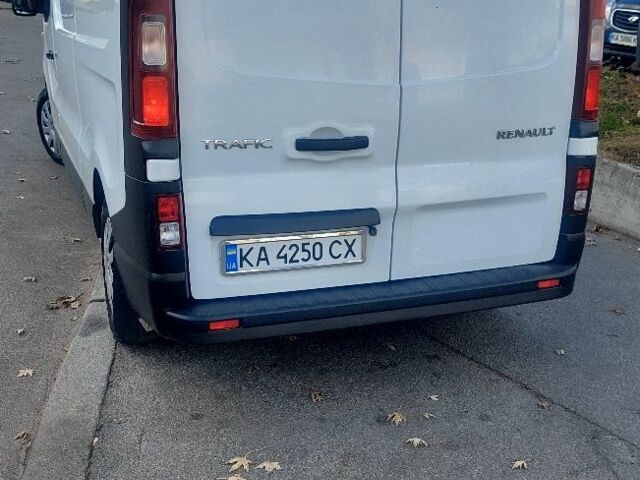 Белый Рено Трафик, объемом двигателя 1.6 л и пробегом 283 тыс. км за 13300 $, фото 18 на Automoto.ua