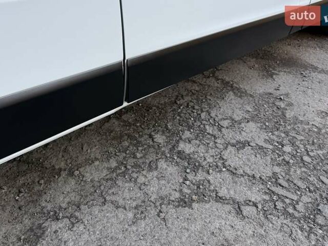 Белый Рено Трафик, объемом двигателя 1.6 л и пробегом 274 тыс. км за 18950 $, фото 46 на Automoto.ua