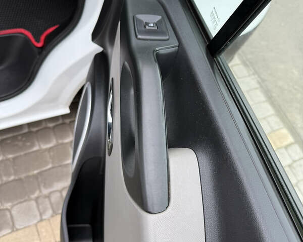 Белый Рено Трафик, объемом двигателя 1.6 л и пробегом 174 тыс. км за 14900 $, фото 21 на Automoto.ua