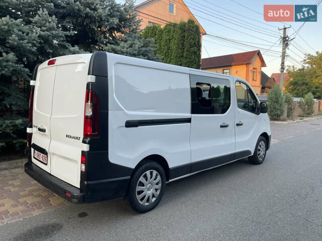 Белый Рено Трафик, объемом двигателя 1.6 л и пробегом 225 тыс. км за 15800 $, фото 6 на Automoto.ua