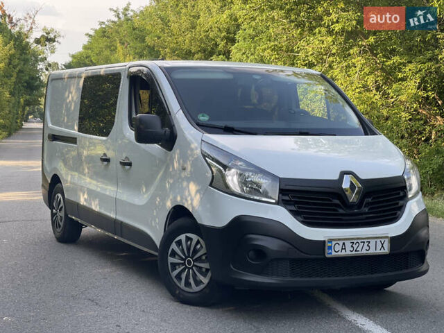 Белый Рено Трафик, объемом двигателя 1.6 л и пробегом 175 тыс. км за 14000 $, фото 29 на Automoto.ua