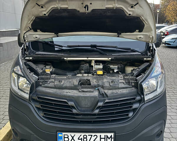 Білий Рено Трафік, об'ємом двигуна 1.6 л та пробігом 148 тис. км за 13000 $, фото 10 на Automoto.ua