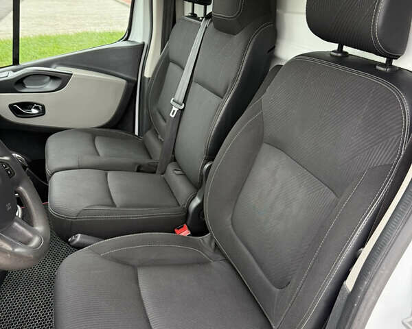 Белый Рено Трафик, объемом двигателя 1.6 л и пробегом 174 тыс. км за 14900 $, фото 16 на Automoto.ua