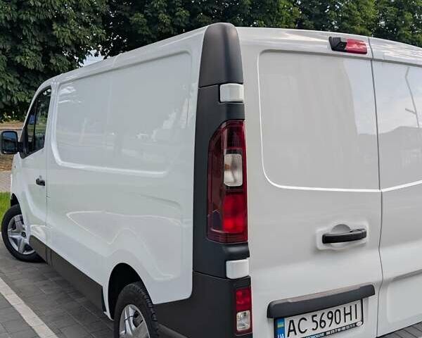 Белый Рено Трафик, объемом двигателя 1.6 л и пробегом 257 тыс. км за 13200 $, фото 11 на Automoto.ua