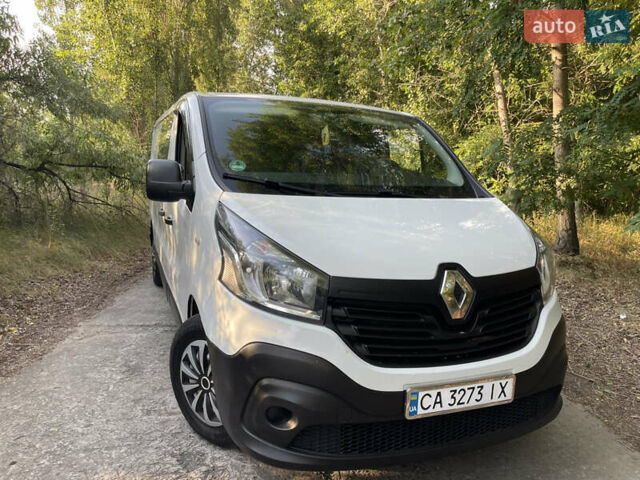Белый Рено Трафик, объемом двигателя 1.6 л и пробегом 175 тыс. км за 14000 $, фото 12 на Automoto.ua