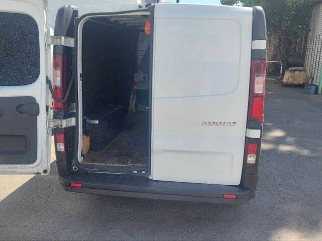 Белый Рено Трафик, объемом двигателя 1.6 л и пробегом 283 тыс. км за 13300 $, фото 12 на Automoto.ua