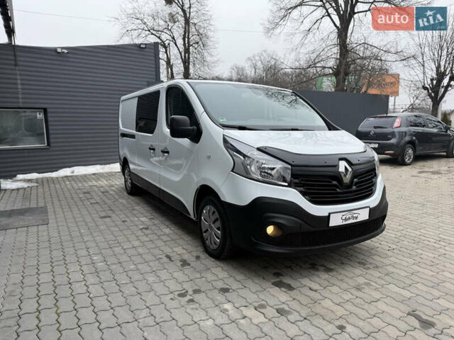 Белый Рено Трафик, объемом двигателя 1.6 л и пробегом 247 тыс. км за 16750 $, фото 3 на Automoto.ua