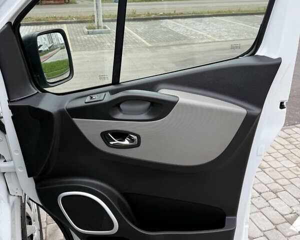 Белый Рено Трафик, объемом двигателя 1.6 л и пробегом 174 тыс. км за 14900 $, фото 20 на Automoto.ua