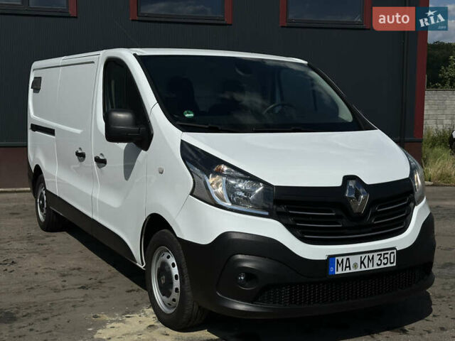 Белый Рено Трафик, объемом двигателя 1.6 л и пробегом 112 тыс. км за 16200 $, фото 5 на Automoto.ua