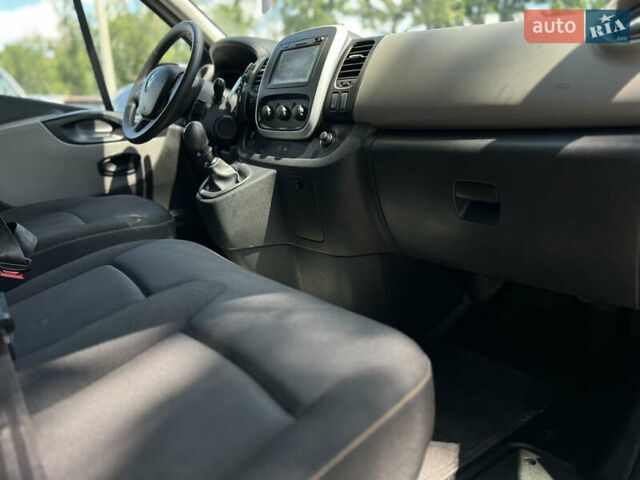 Белый Рено Трафик, объемом двигателя 1.6 л и пробегом 137 тыс. км за 15500 $, фото 6 на Automoto.ua