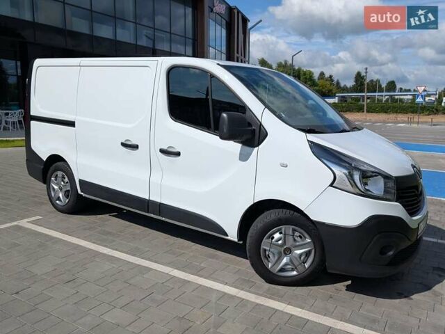 Белый Рено Трафик, объемом двигателя 1.6 л и пробегом 257 тыс. км за 13200 $, фото 3 на Automoto.ua