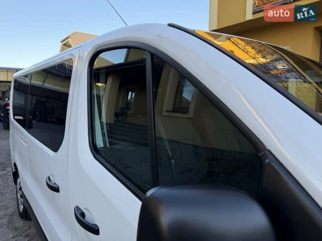 Белый Рено Трафик, объемом двигателя 1.6 л и пробегом 274 тыс. км за 18950 $, фото 28 на Automoto.ua