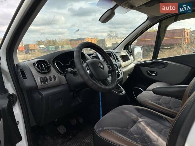 Білий Рено Трафік, об'ємом двигуна 1.6 л та пробігом 181 тис. км за 17600 $, фото 9 на Automoto.ua