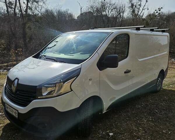 Белый Рено Трафик, объемом двигателя 1.6 л и пробегом 187 тыс. км за 13700 $, фото 1 на Automoto.ua