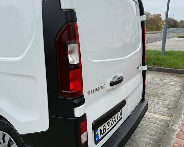 Белый Рено Трафик, объемом двигателя 1.6 л и пробегом 174 тыс. км за 14900 $, фото 8 на Automoto.ua