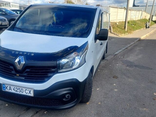 Белый Рено Трафик, объемом двигателя 1.6 л и пробегом 283 тыс. км за 13300 $, фото 19 на Automoto.ua