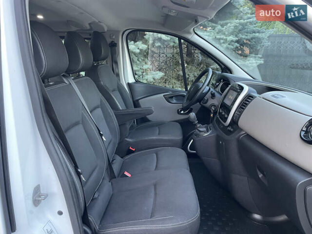 Белый Рено Трафик, объемом двигателя 1.6 л и пробегом 225 тыс. км за 15800 $, фото 35 на Automoto.ua