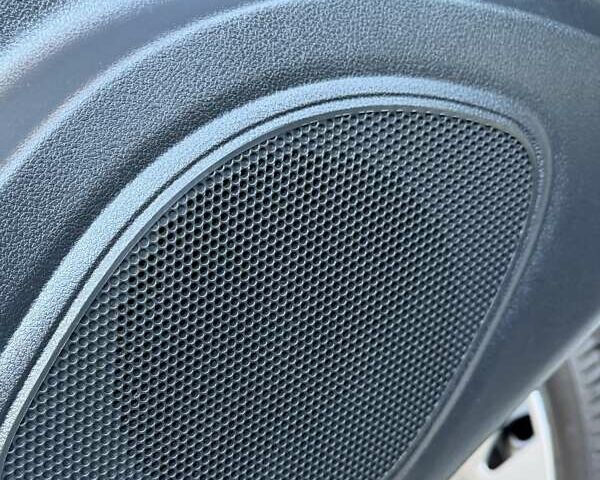 Белый Рено Трафик, объемом двигателя 1.6 л и пробегом 274 тыс. км за 18950 $, фото 93 на Automoto.ua