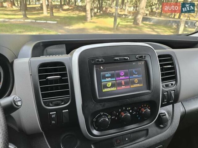 Белый Рено Трафик, объемом двигателя 1.6 л и пробегом 183 тыс. км за 16999 $, фото 19 на Automoto.ua