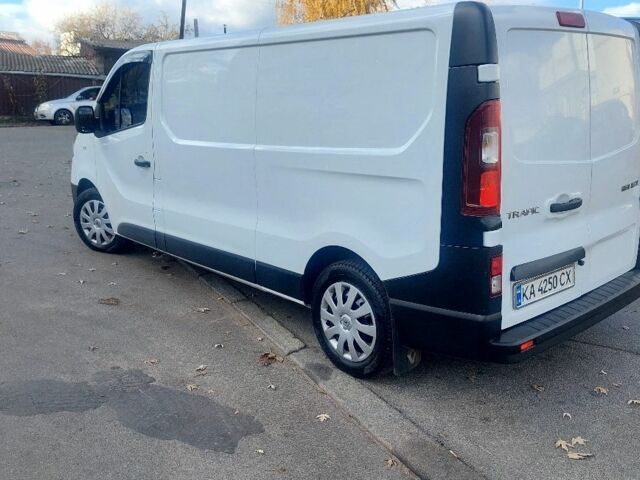 Белый Рено Трафик, объемом двигателя 1.6 л и пробегом 283 тыс. км за 13300 $, фото 17 на Automoto.ua