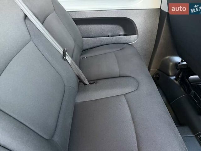 Белый Рено Трафик, объемом двигателя 1.6 л и пробегом 274 тыс. км за 18950 $, фото 80 на Automoto.ua