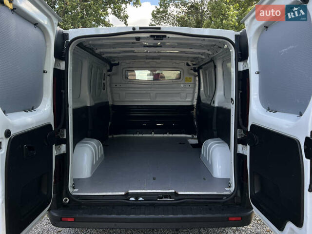 Белый Рено Трафик, объемом двигателя 1.6 л и пробегом 137 тыс. км за 15500 $, фото 9 на Automoto.ua
