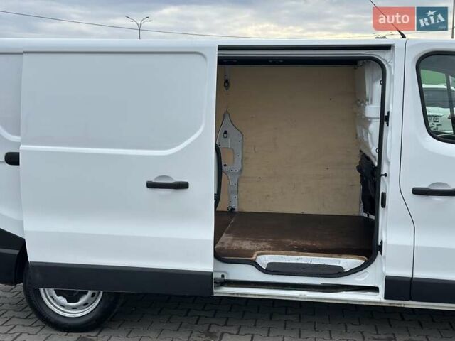 Білий Рено Трафік, об'ємом двигуна 1.6 л та пробігом 177 тис. км за 14000 $, фото 26 на Automoto.ua