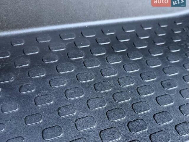 Белый Рено Трафик, объемом двигателя 1.6 л и пробегом 274 тыс. км за 18950 $, фото 139 на Automoto.ua