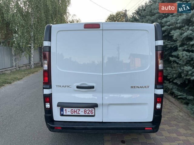 Белый Рено Трафик, объемом двигателя 1.6 л и пробегом 225 тыс. км за 15800 $, фото 5 на Automoto.ua