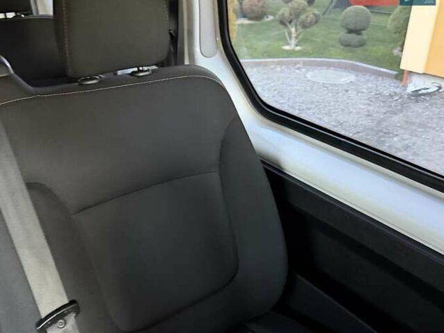 Белый Рено Трафик, объемом двигателя 1.6 л и пробегом 274 тыс. км за 18950 $, фото 115 на Automoto.ua