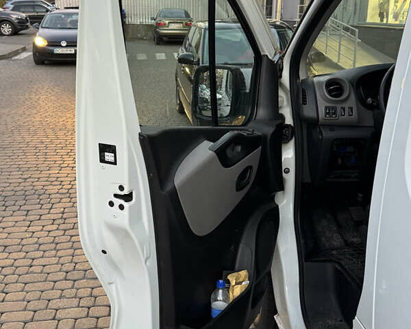 Білий Рено Трафік, об'ємом двигуна 1.6 л та пробігом 148 тис. км за 13000 $, фото 18 на Automoto.ua