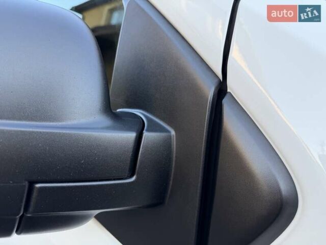 Белый Рено Трафик, объемом двигателя 1.6 л и пробегом 274 тыс. км за 18950 $, фото 52 на Automoto.ua