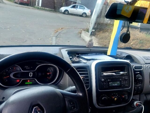 Белый Рено Трафик, объемом двигателя 1.6 л и пробегом 283 тыс. км за 13300 $, фото 22 на Automoto.ua