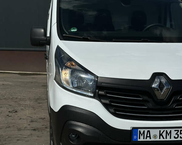 Белый Рено Трафик, объемом двигателя 1.6 л и пробегом 112 тыс. км за 16200 $, фото 4 на Automoto.ua