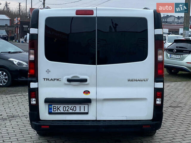 Белый Рено Трафик, объемом двигателя 1.6 л и пробегом 251 тыс. км за 15900 $, фото 2 на Automoto.ua