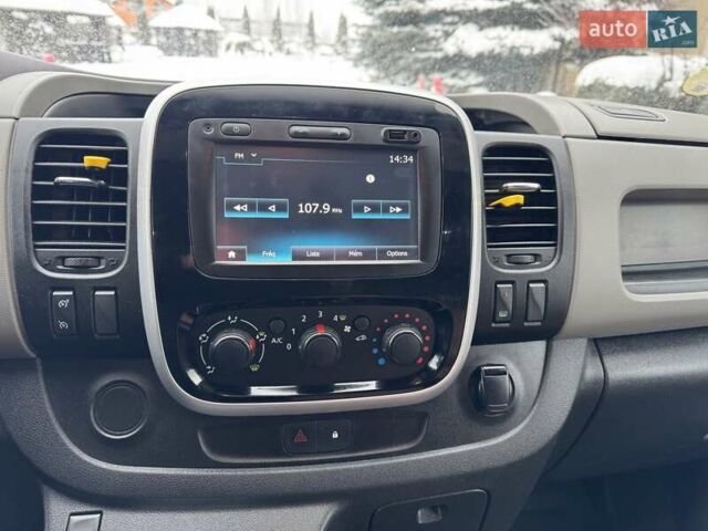 Білий Рено Трафік, об'ємом двигуна 1.6 л та пробігом 251 тис. км за 16900 $, фото 45 на Automoto.ua