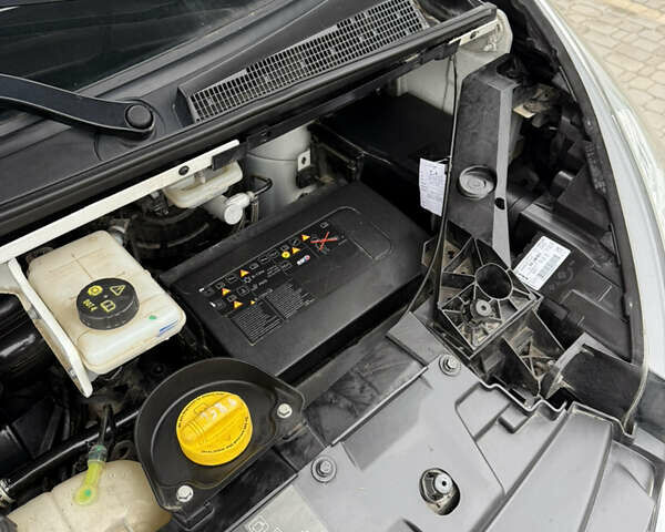 Белый Рено Трафик, объемом двигателя 1.6 л и пробегом 174 тыс. км за 14900 $, фото 34 на Automoto.ua