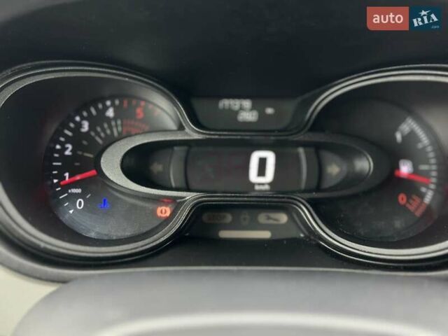 Білий Рено Трафік, об'ємом двигуна 1.6 л та пробігом 177 тис. км за 14000 $, фото 37 на Automoto.ua
