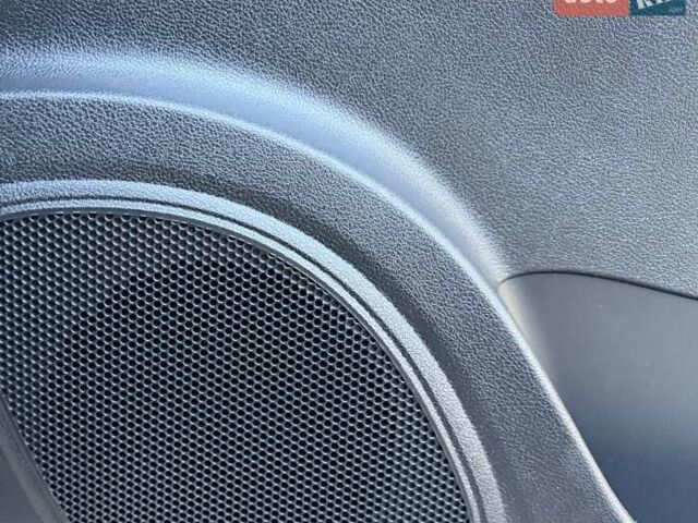 Белый Рено Трафик, объемом двигателя 1.6 л и пробегом 274 тыс. км за 18950 $, фото 152 на Automoto.ua