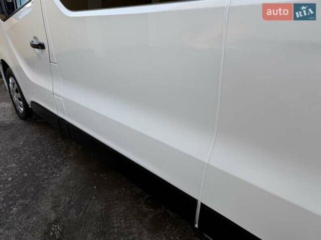 Белый Рено Трафик, объемом двигателя 1.6 л и пробегом 274 тыс. км за 18950 $, фото 49 на Automoto.ua