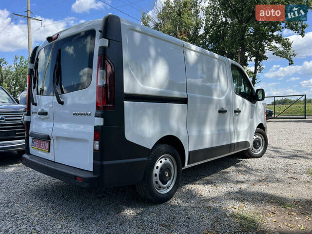 Белый Рено Трафик, объемом двигателя 1.6 л и пробегом 137 тыс. км за 15500 $, фото 2 на Automoto.ua