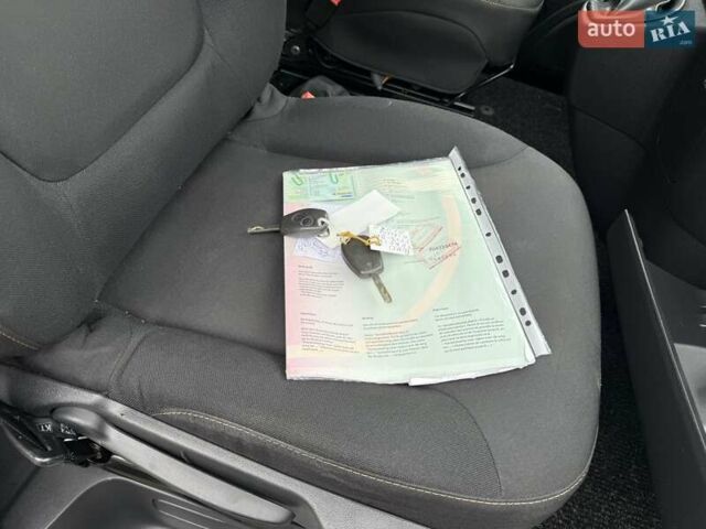 Белый Рено Трафик, объемом двигателя 1.6 л и пробегом 212 тыс. км за 18999 $, фото 25 на Automoto.ua