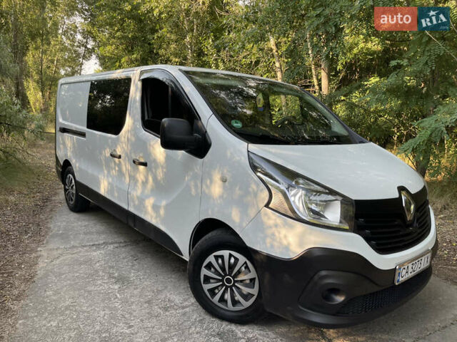Белый Рено Трафик, объемом двигателя 1.6 л и пробегом 175 тыс. км за 14000 $, фото 27 на Automoto.ua