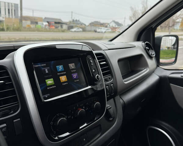 Белый Рено Трафик, объемом двигателя 1.6 л и пробегом 174 тыс. км за 14900 $, фото 18 на Automoto.ua