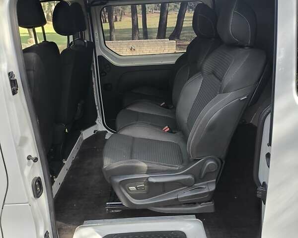 Белый Рено Трафик, объемом двигателя 1.6 л и пробегом 183 тыс. км за 16999 $, фото 16 на Automoto.ua